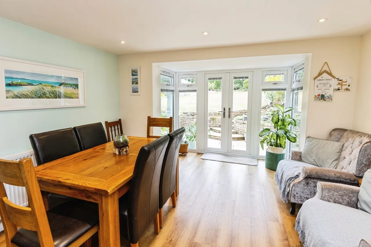 Snowdon Drive, Wrexham, LL11, photo 9