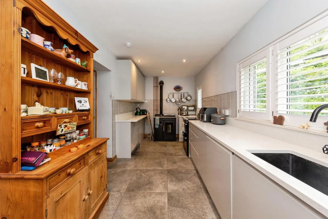 Broadlay, Ferryside, SA17, photo 8