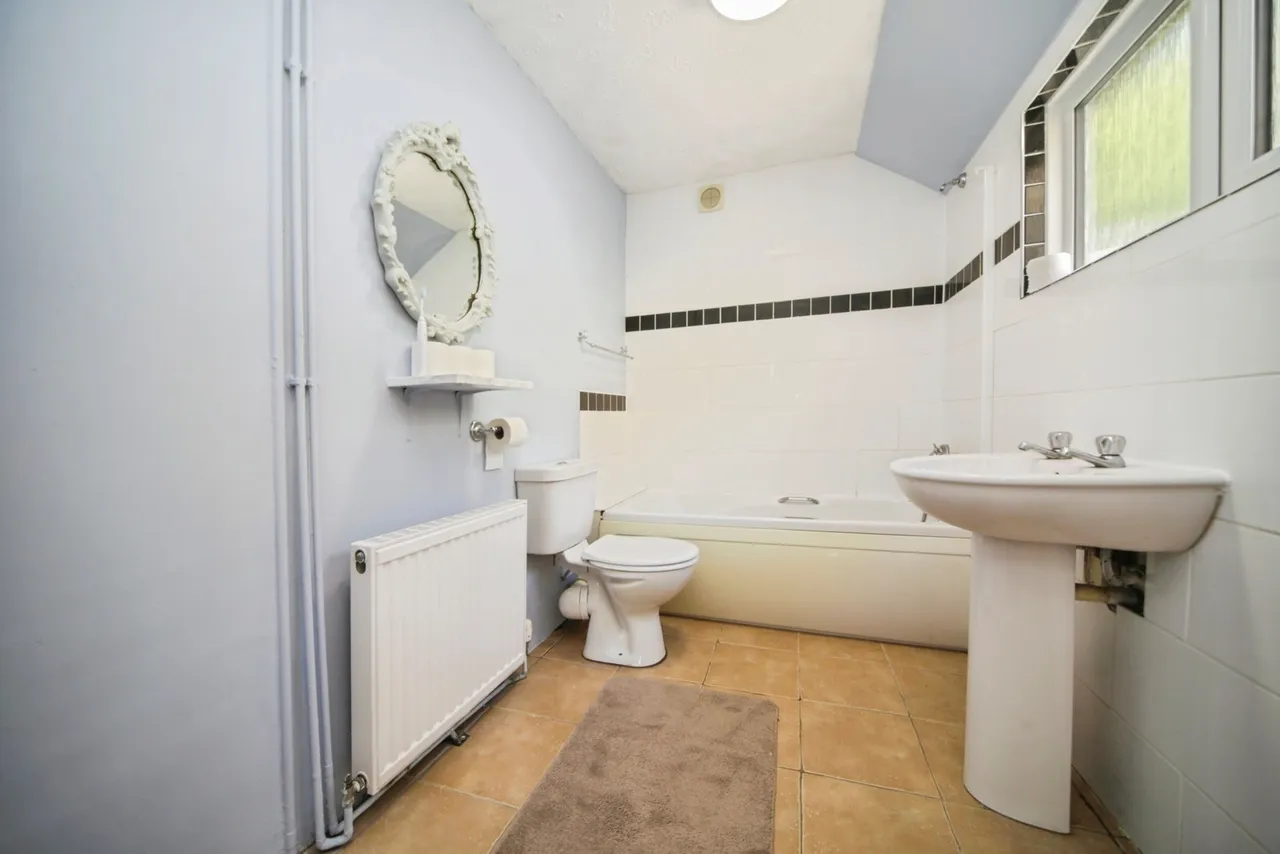 Ipswich Road, Stowmarket, Suffolk, IP14, photo 9