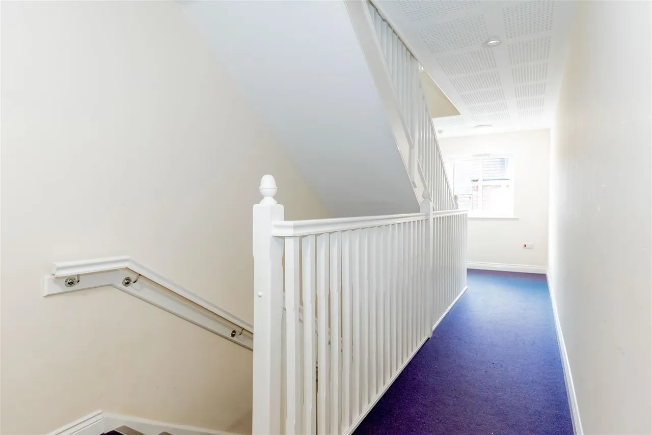 Waterers Way, Bagshot, photo 16