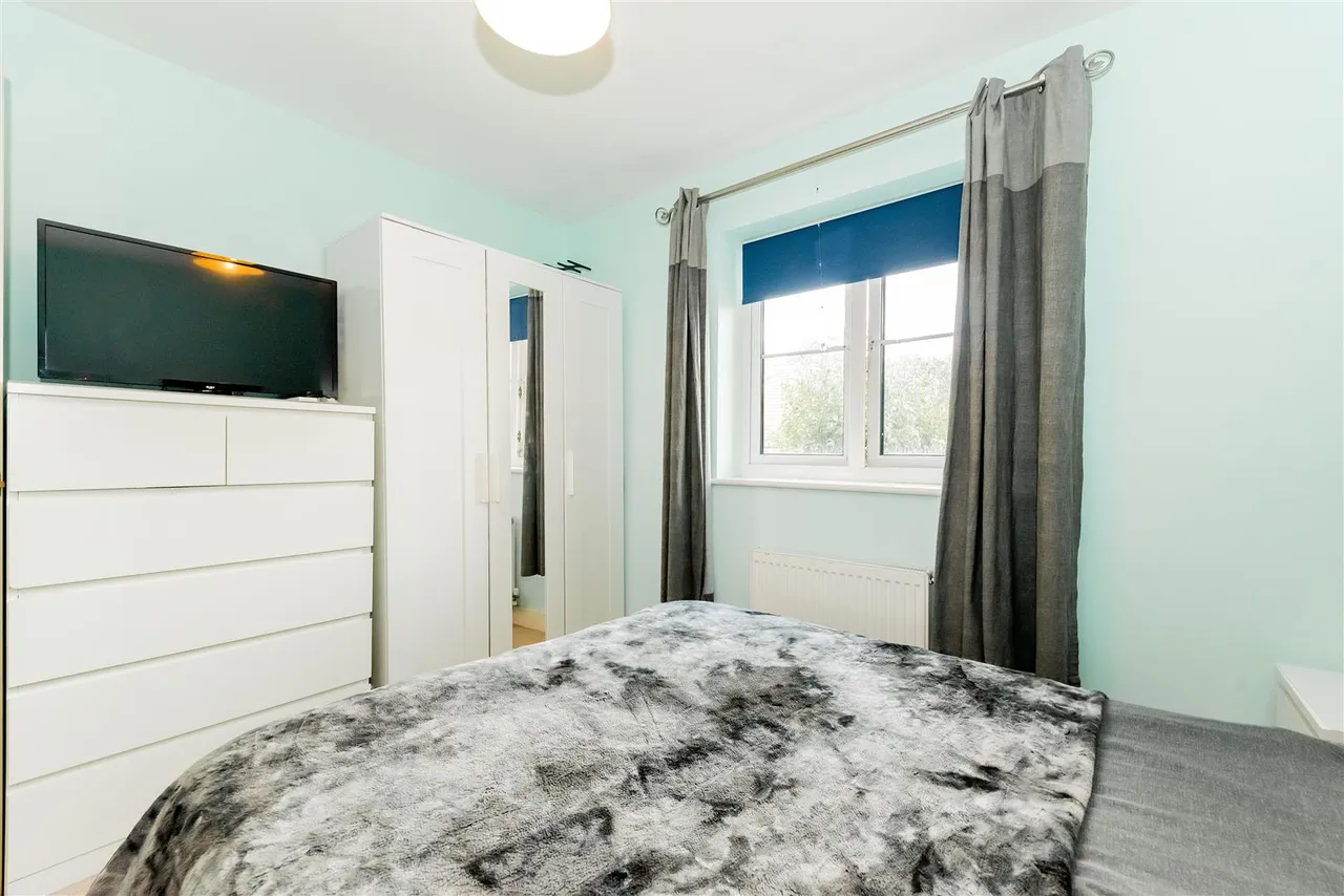 Waterers Way, Bagshot, photo 11