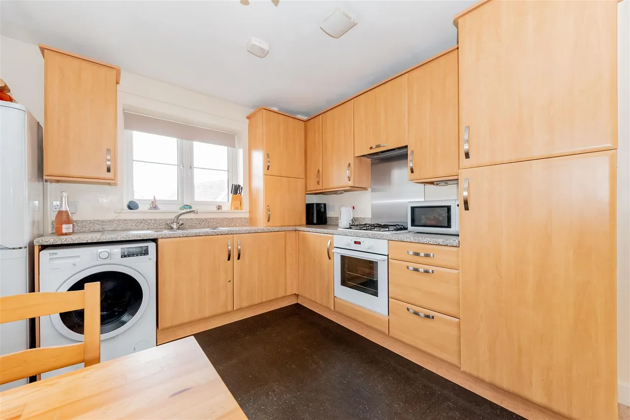 Waterers Way, Bagshot, photo 8