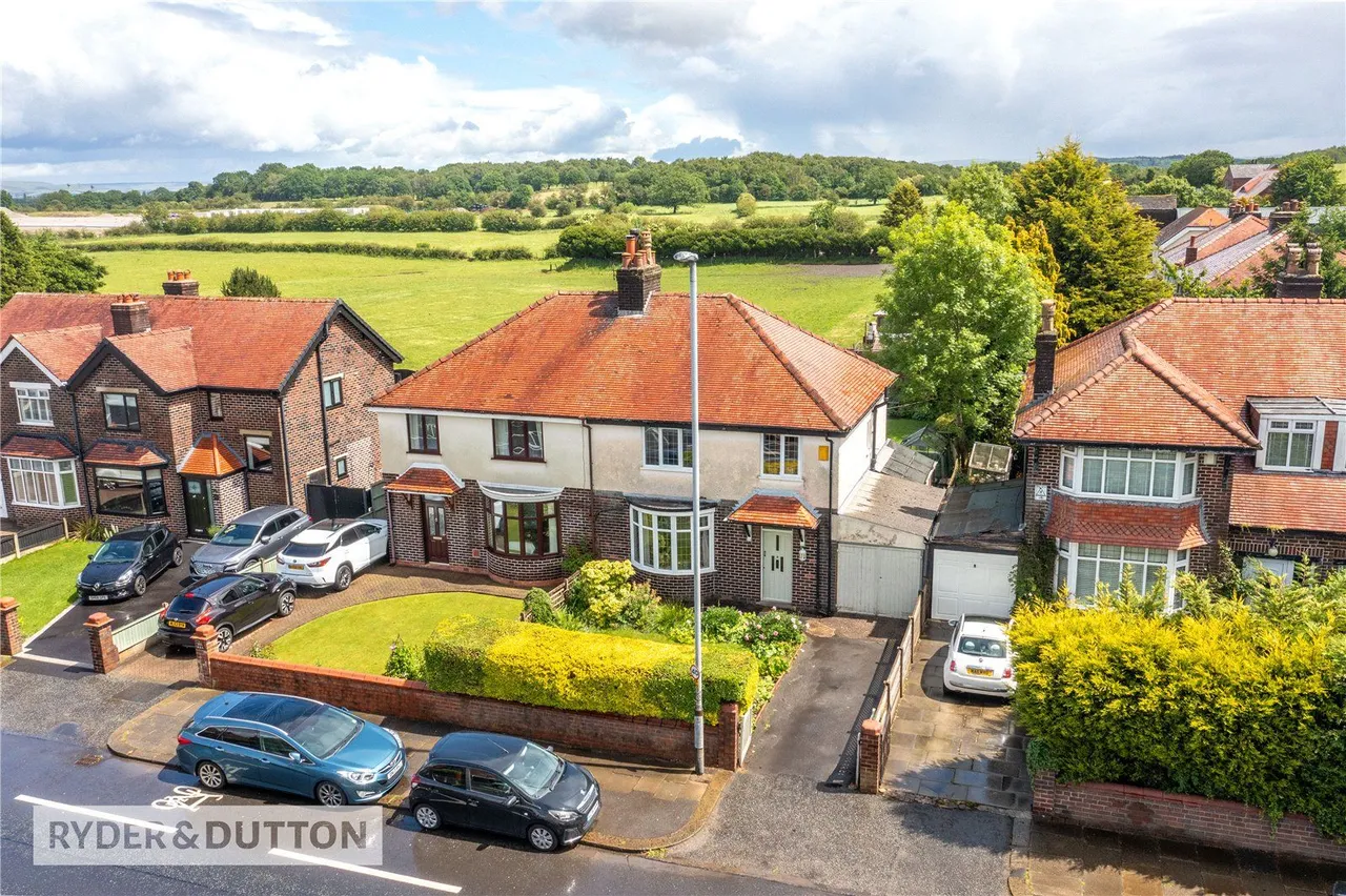 Middleton Road, Heywood, OL10, photo 2
