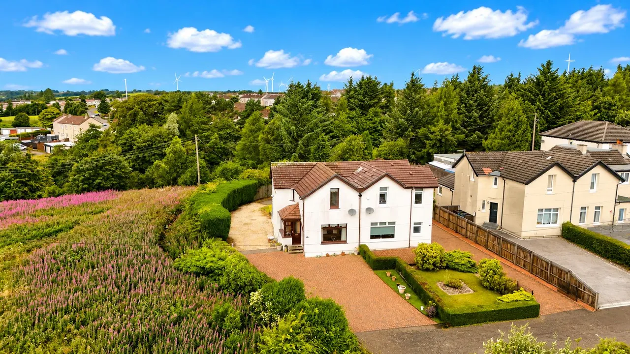 3 bed house for sale — Gowan Brae, Caldercruix, Airdrie, ML6 7RB