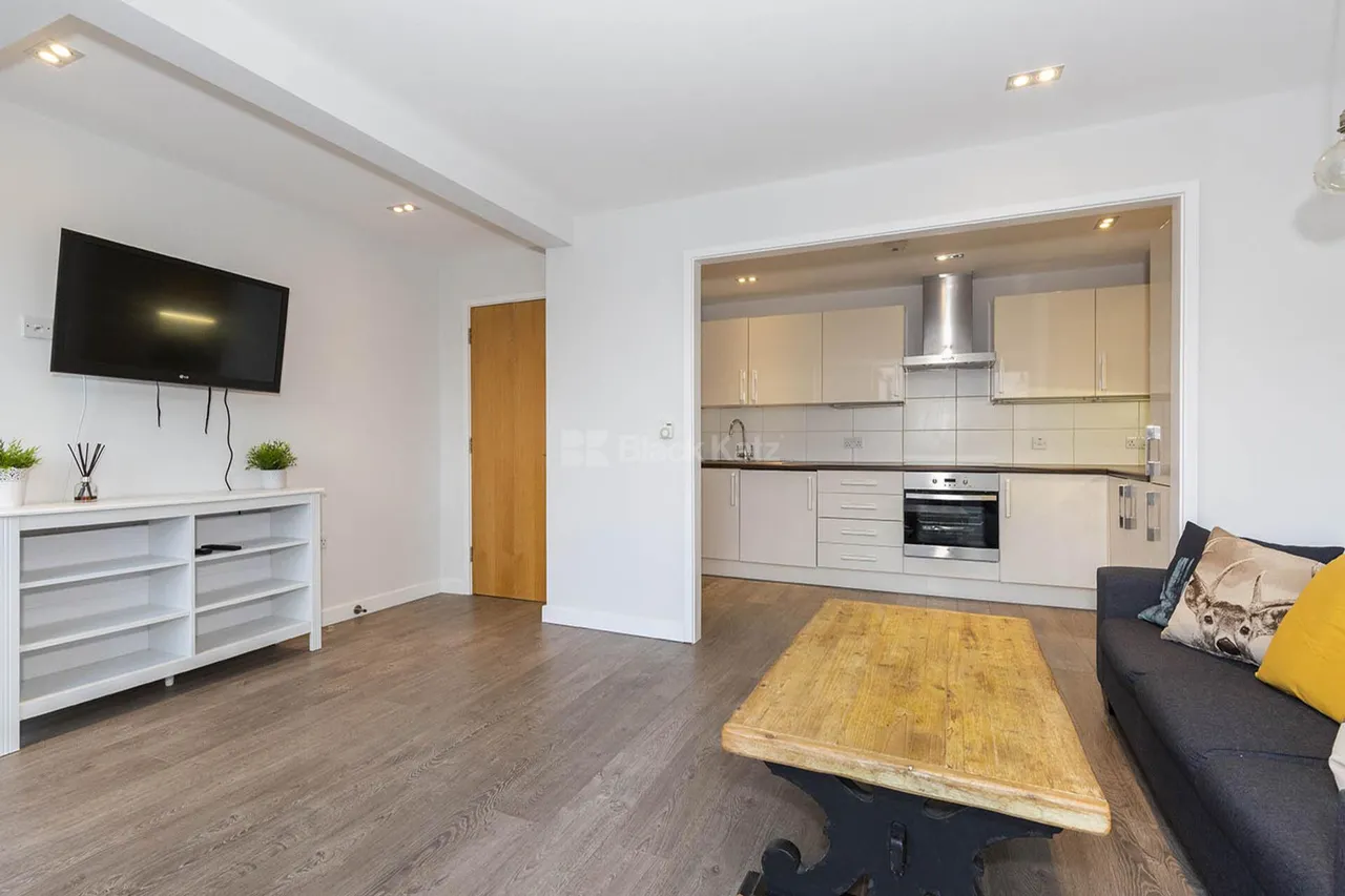 2 bed flat to rent, Mintern Street, N1