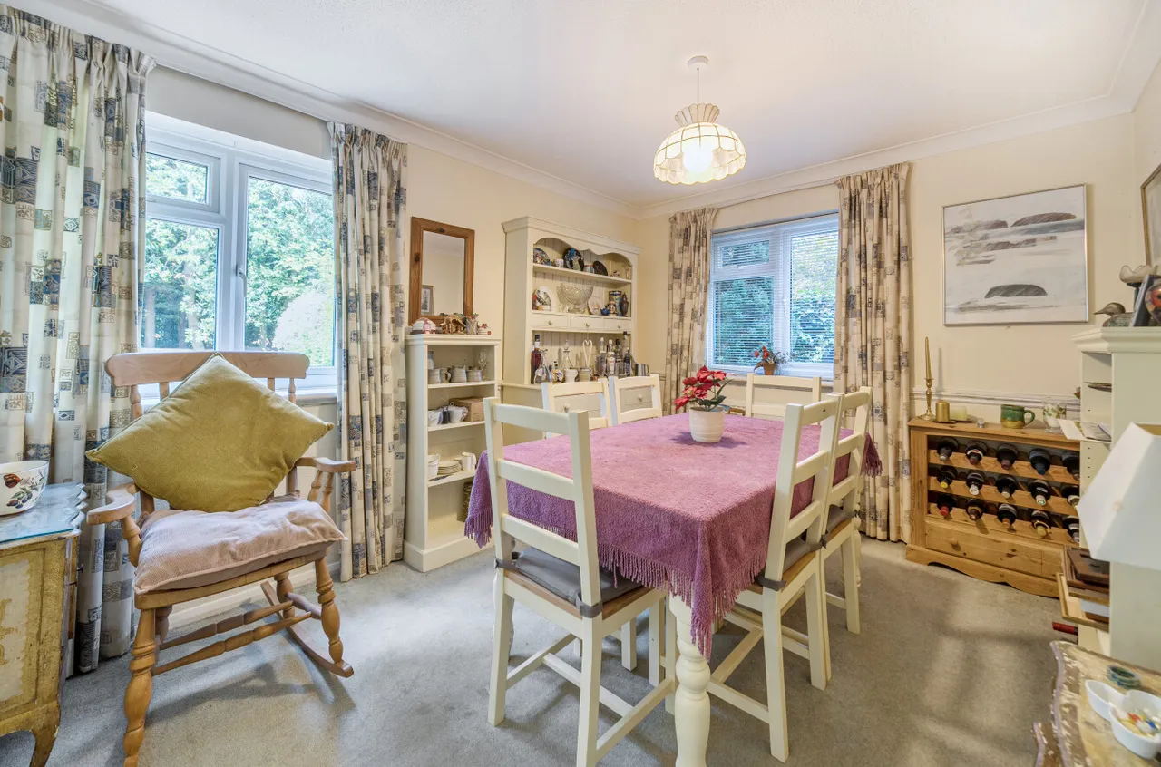 Corbett Drive, Lightwater, Surrey, GU18 5LA, photo 6