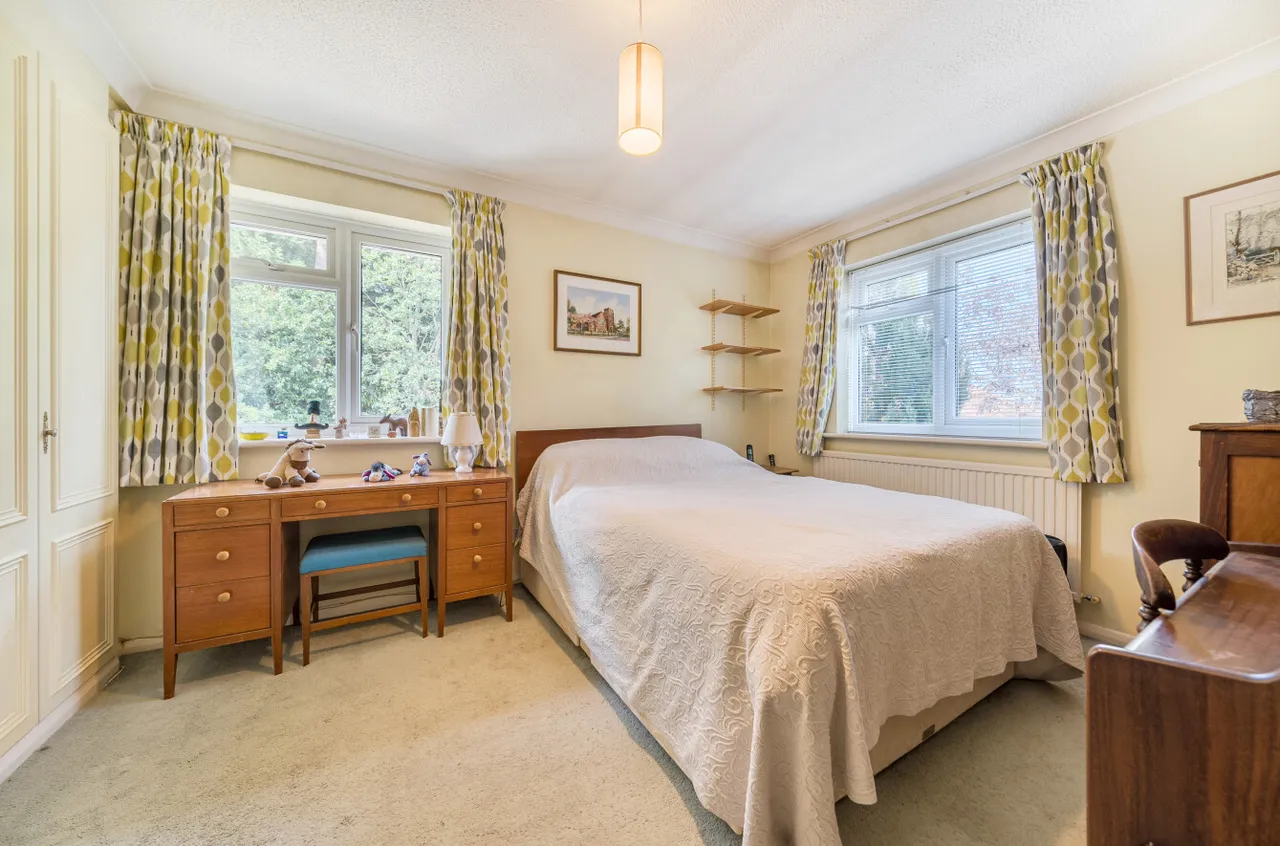 Corbett Drive, Lightwater, Surrey, GU18 5LA, photo 7