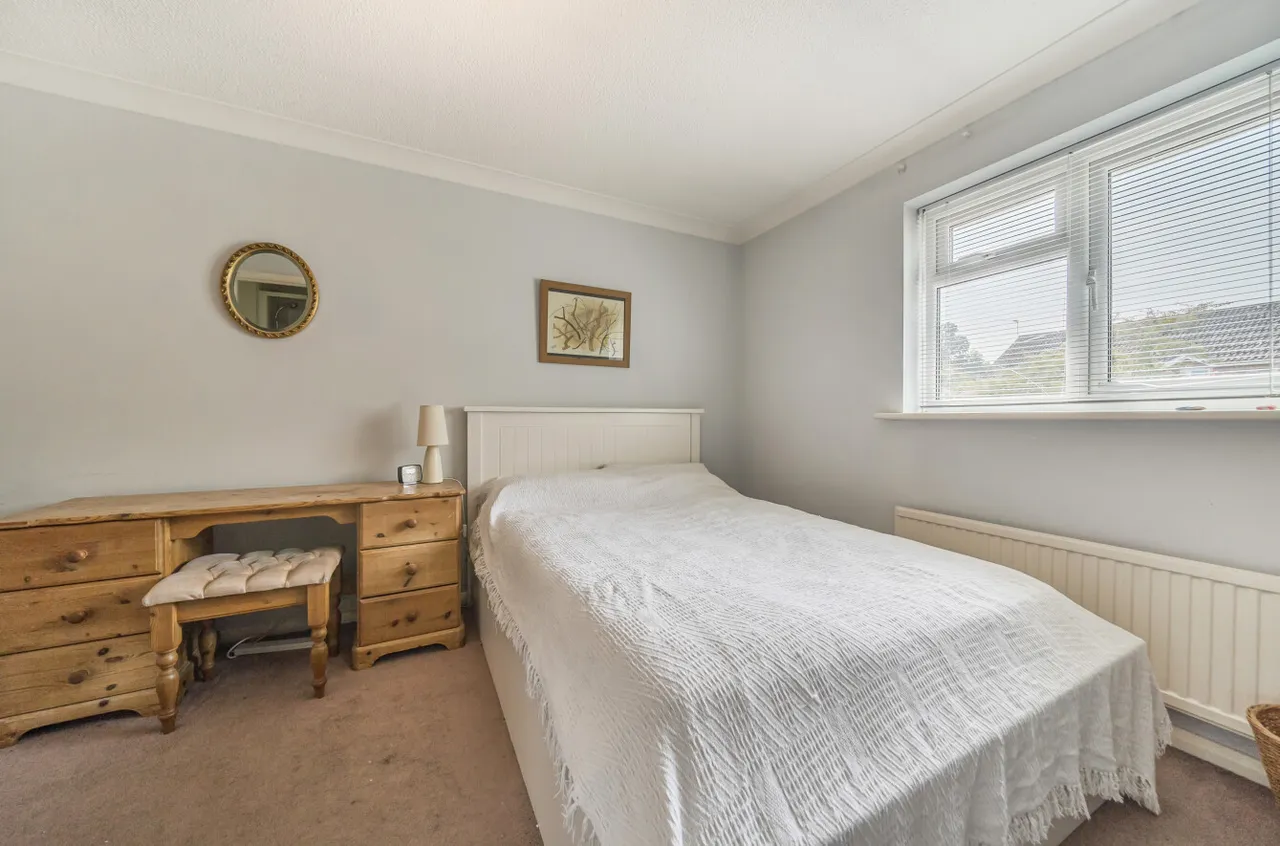 Corbett Drive, Lightwater, Surrey, GU18 5LA, photo 8