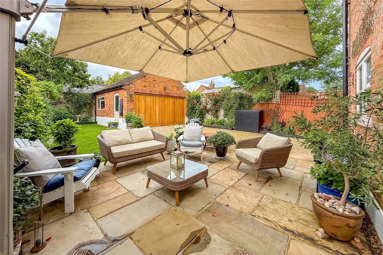 Fish Street, Redbourn, Hertfordshire, AL3 7LP, photo 12