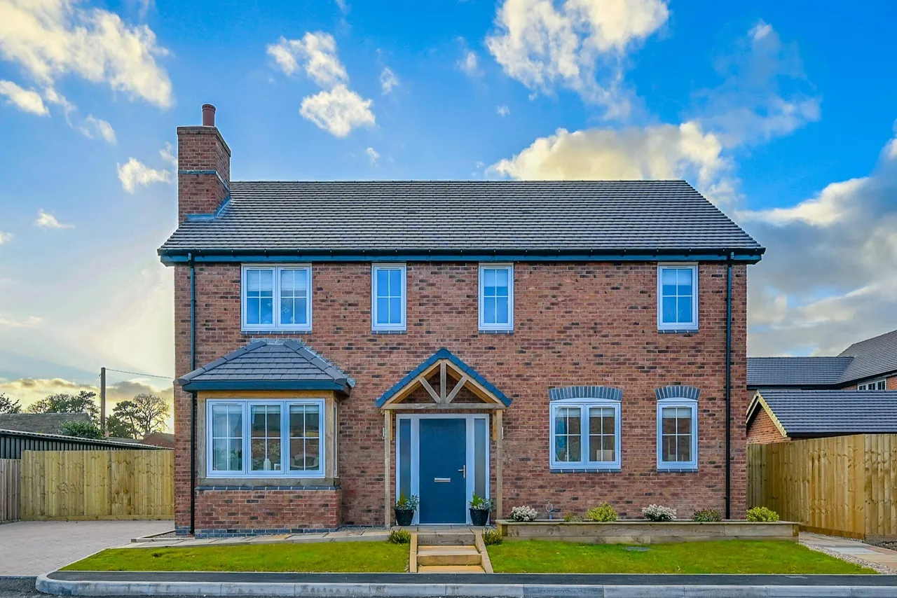 4 bed house for sale — The Hawthorns, Scropton, Derby