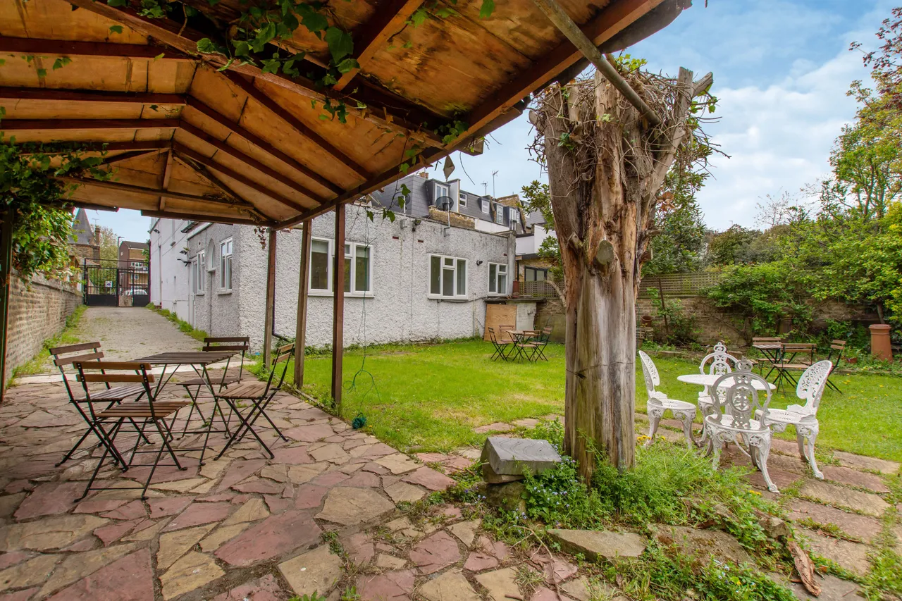 Garden Flat, 61 Glycena Road, London, photo 4