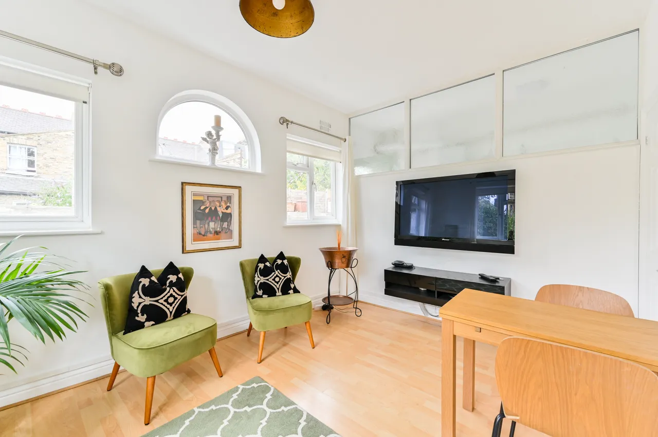 Garden Flat, 61 Glycena Road, London, photo 5