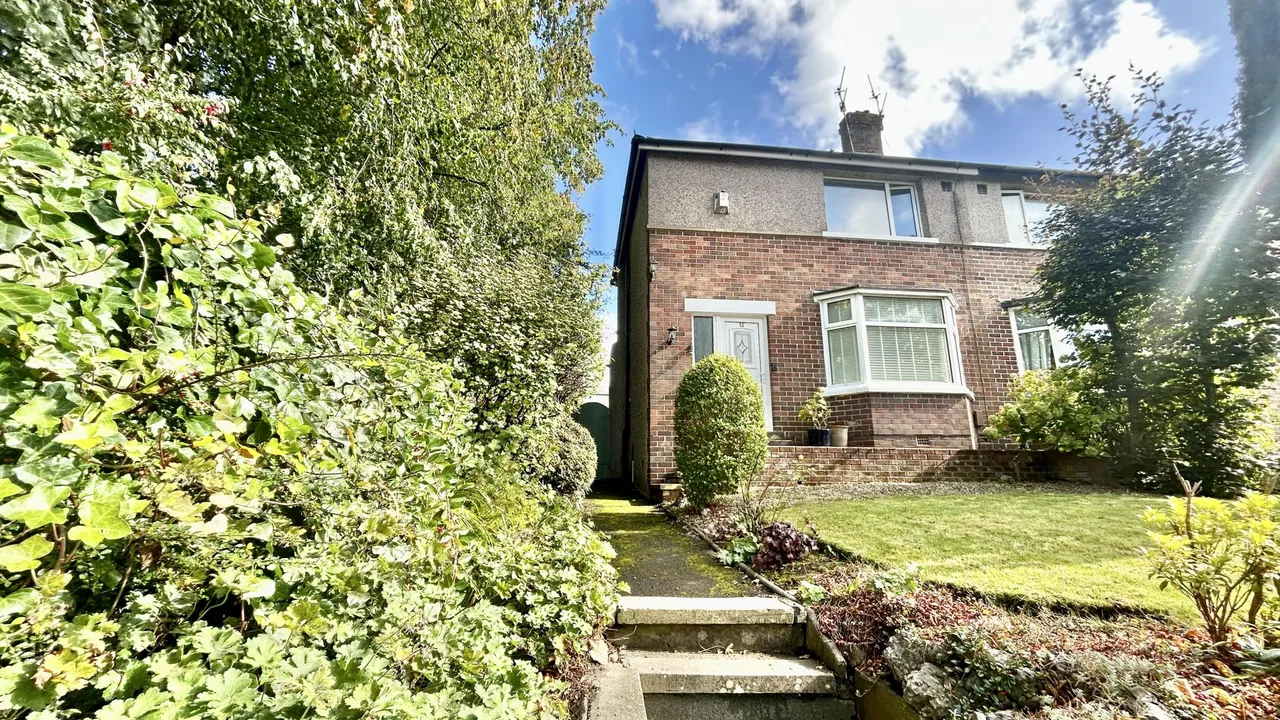 2 bed house for sale, Walverden Road, Nelson, BB9