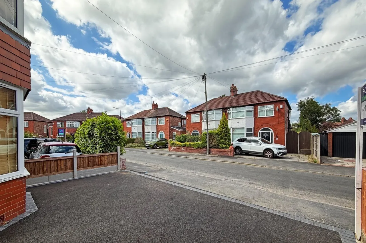 Tabley Grove, Timperley, Cheshire WA15 6BN, photo 35