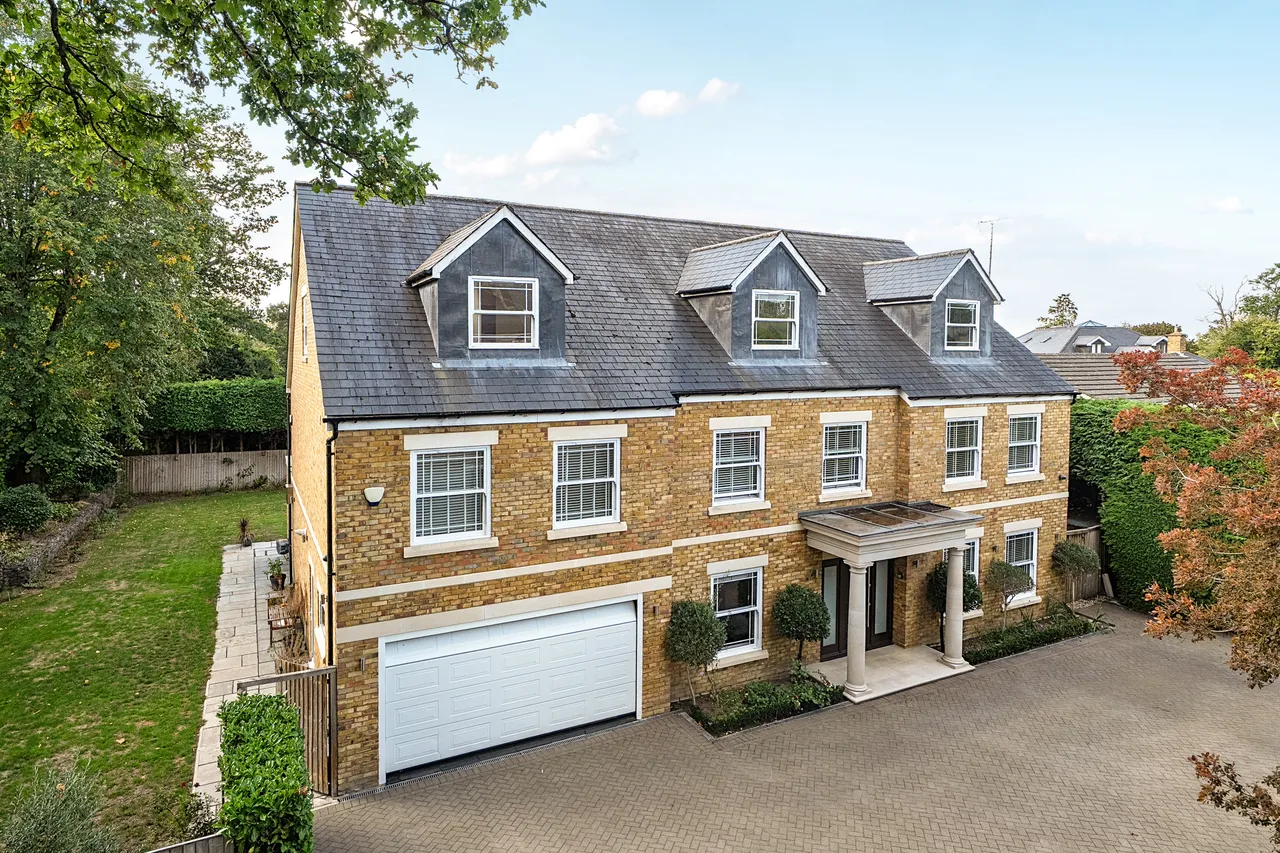 Benfleet Close, Cobham, KT11, photo 11