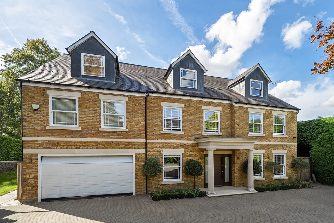 6 bed house for sale, Benfleet Close, Cobham, KT11