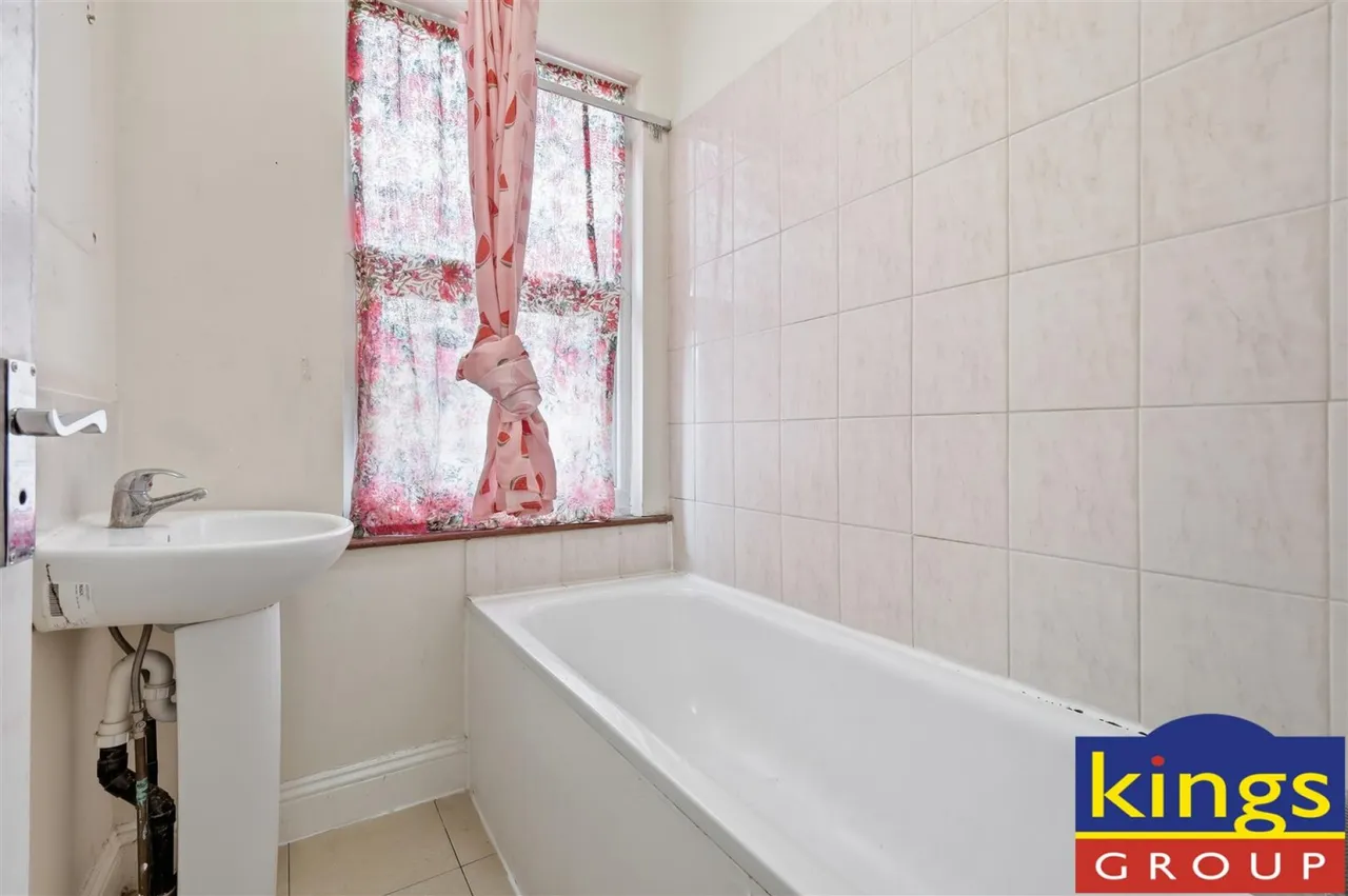 Arthur Road, Edmonton, N9, photo 17