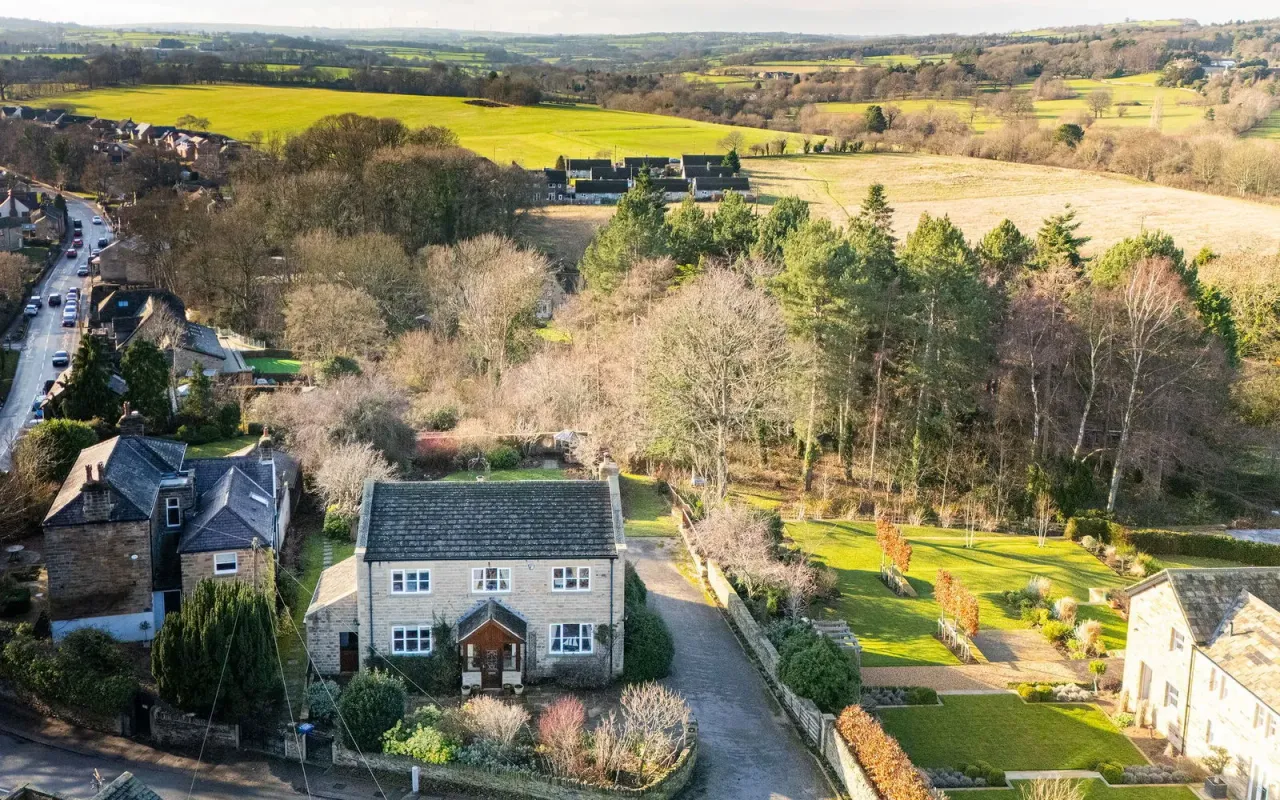 Swallowfield, Hill Top, Cawthorne, photo 32