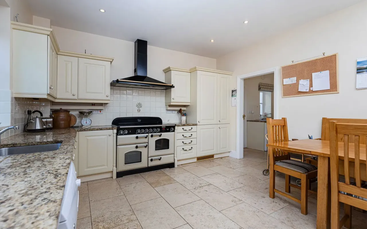 Swallowfield, Hill Top, Cawthorne, photo 10