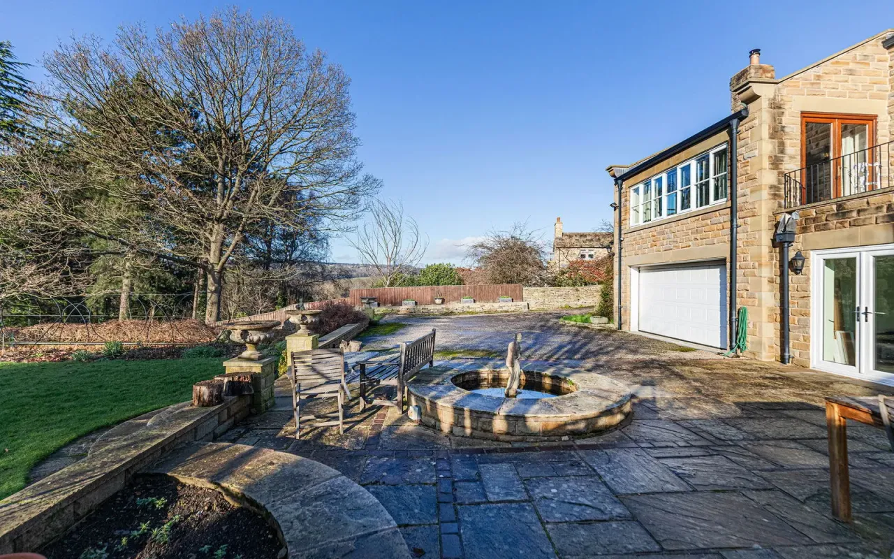 Swallowfield, Hill Top, Cawthorne, photo 38