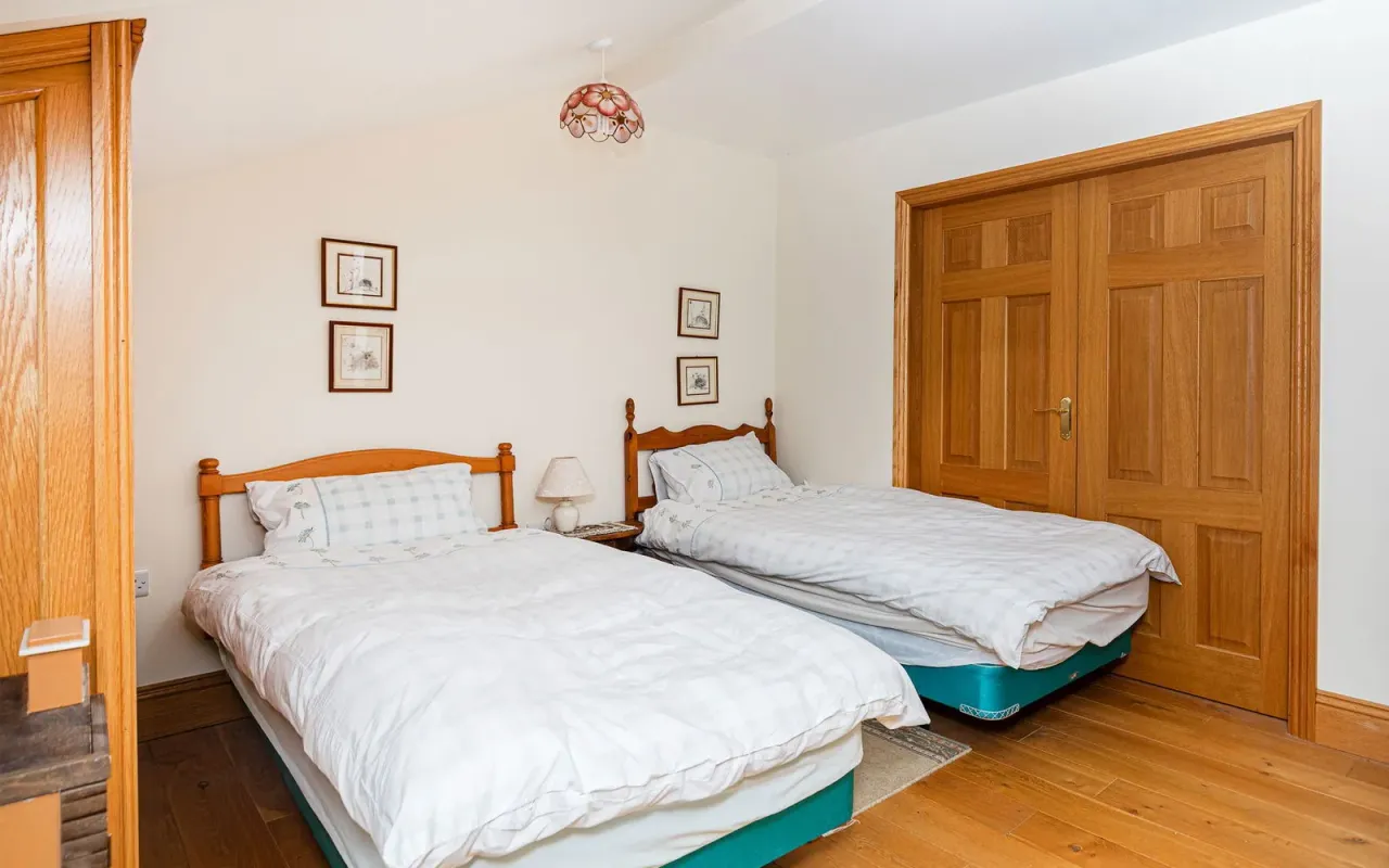 Swallowfield, Hill Top, Cawthorne, photo 21