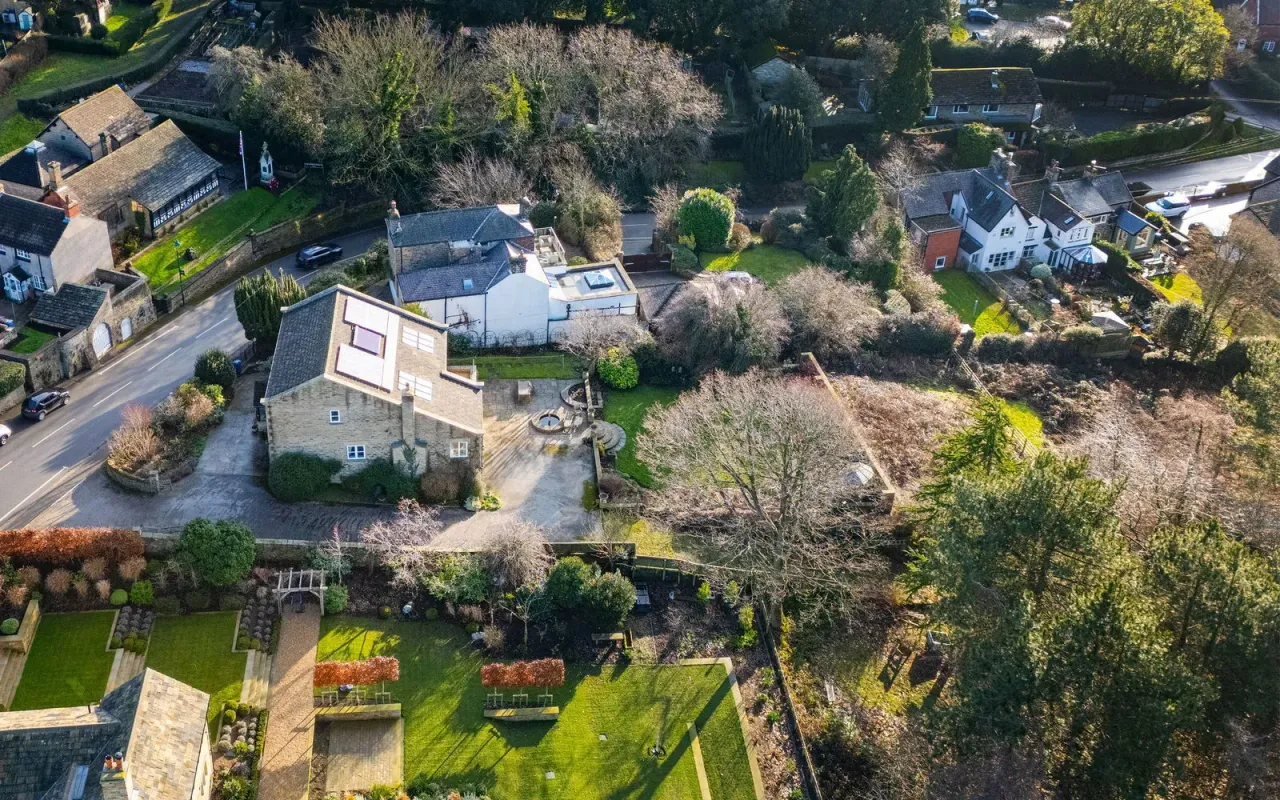 Swallowfield, Hill Top, Cawthorne, photo 30