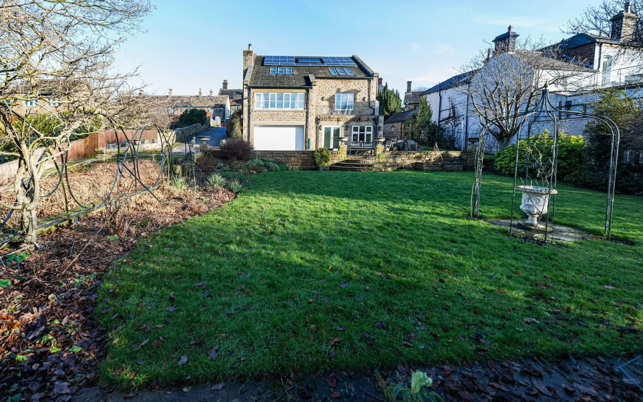 Swallowfield, Hill Top, Cawthorne, photo 35