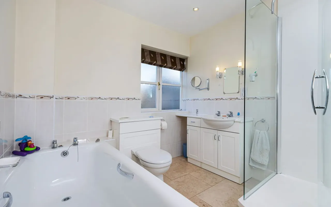 Swallowfield, Hill Top, Cawthorne, photo 25