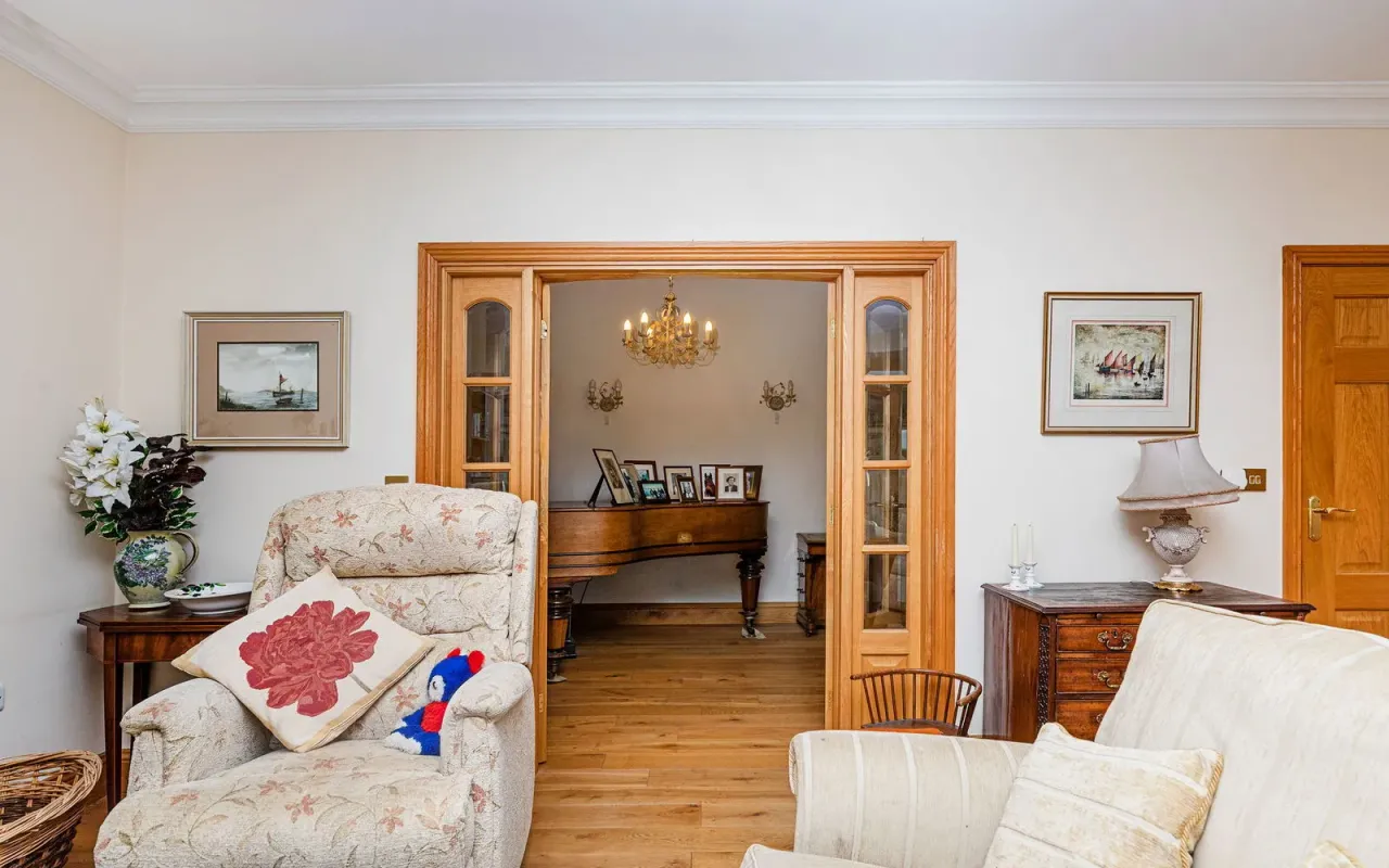 Swallowfield, Hill Top, Cawthorne, photo 7