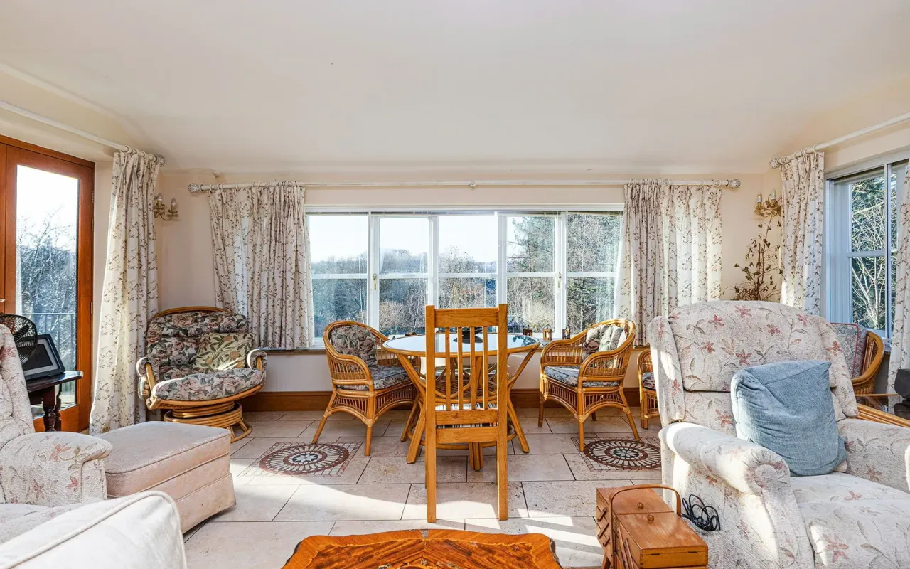 Swallowfield, Hill Top, Cawthorne, photo 5