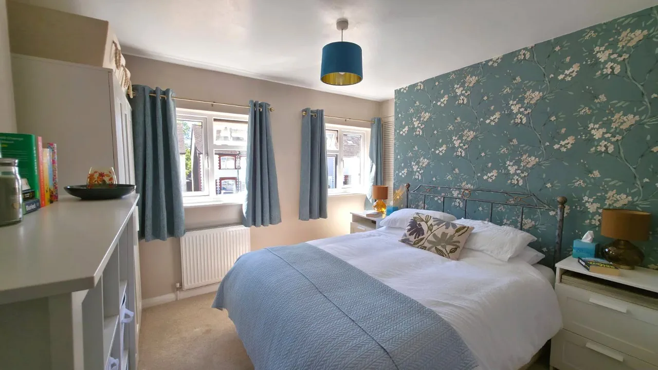 Chestnut Road, Horley, RH6, photo 5