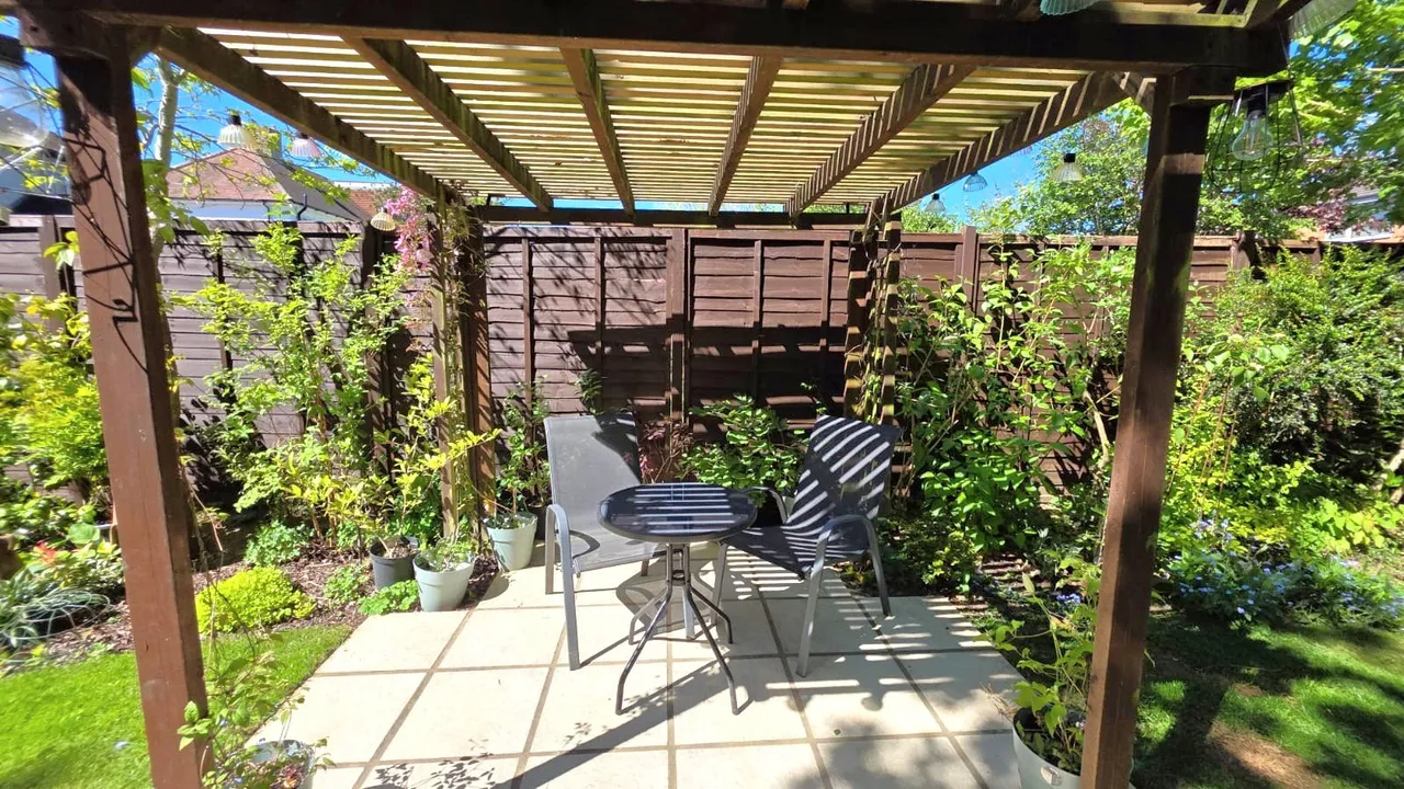 Chestnut Road, Horley, RH6, photo 17