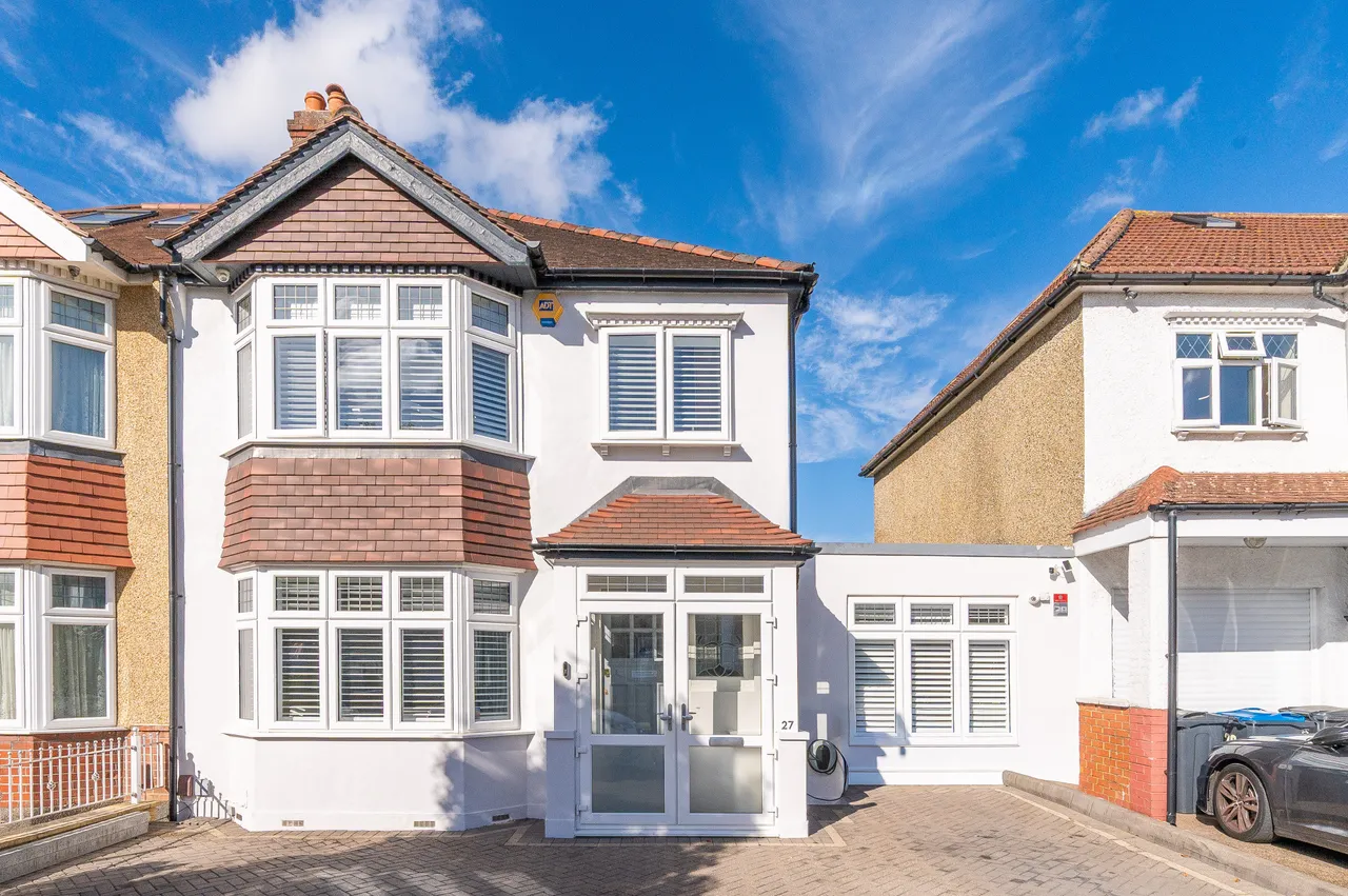 4 bed house for sale, London, SW16