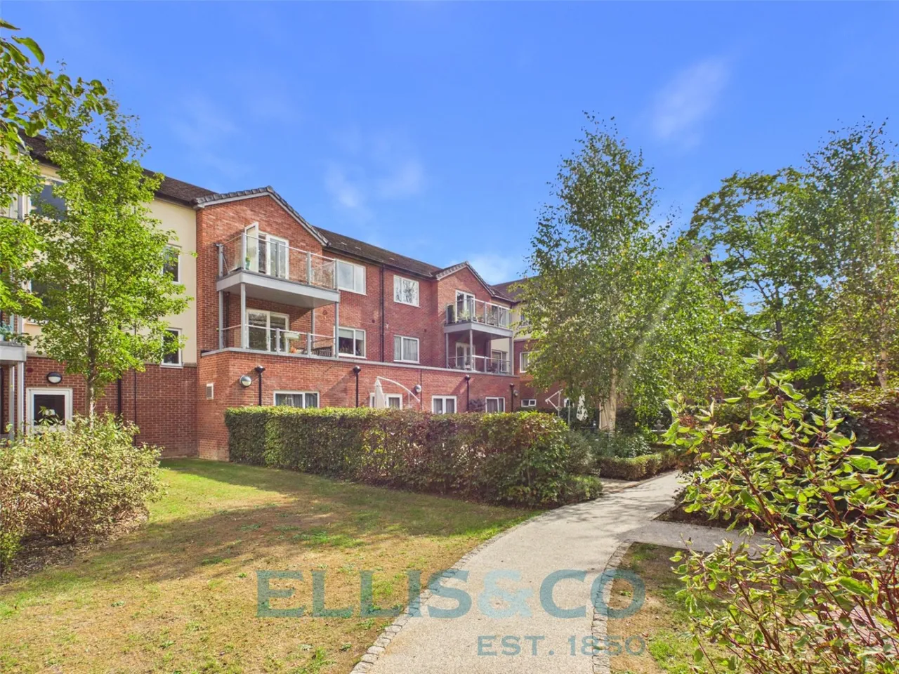 1 bed flat for sale, Tudeley Lane, Tonbridge, TN11