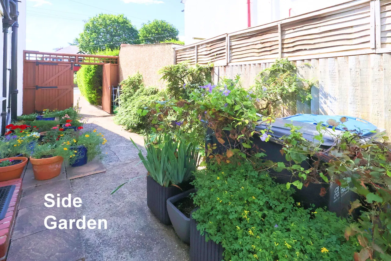 Addiscombe Road, Croydon, Croydon, CR0 7LJ, photo 14
