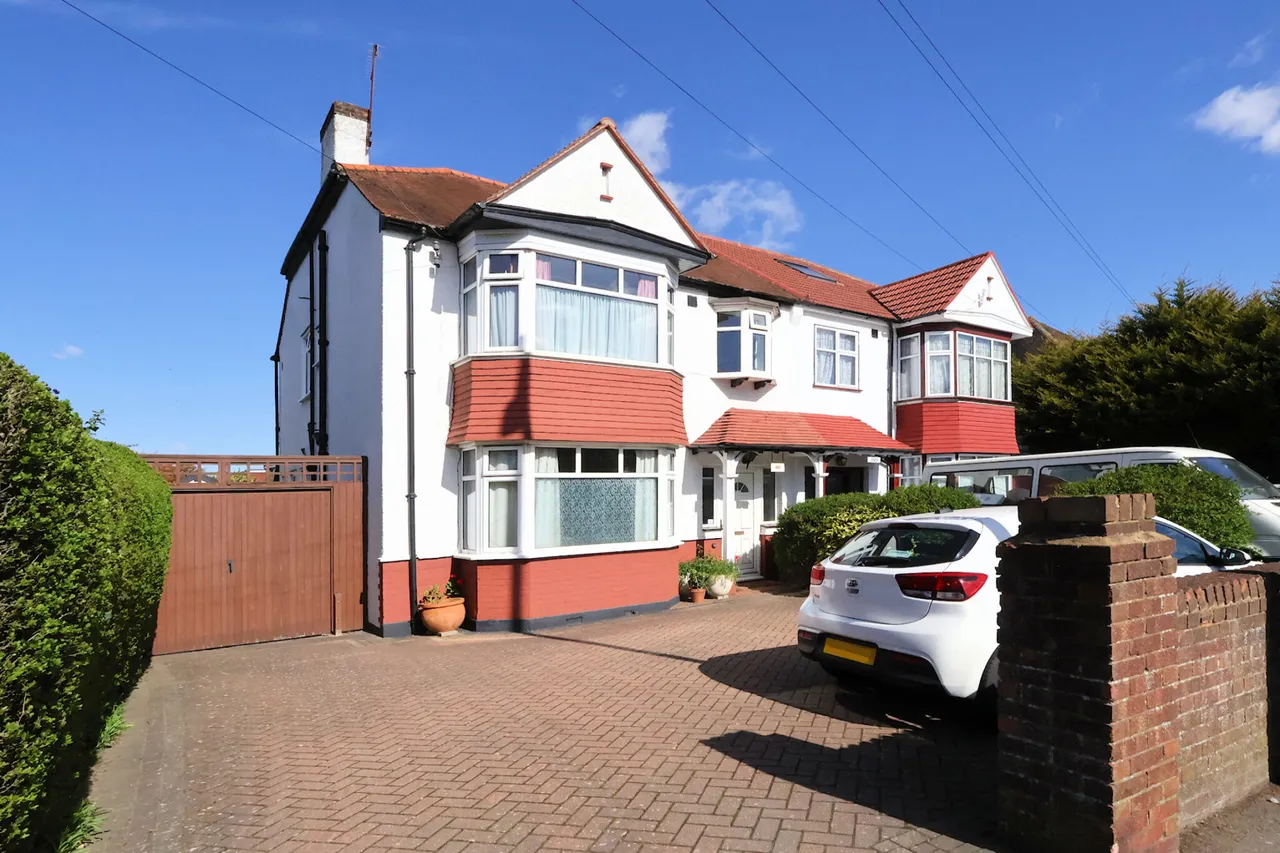 4 bed house for sale — Addiscombe Road, Croydon, Croydon, CR0 7LJ
