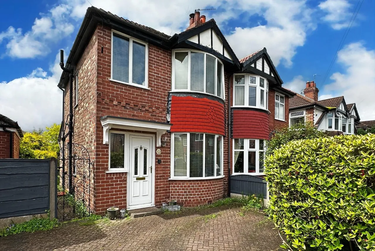 3 bed house for sale — Arderne Road, Timperley WA15 6HJ