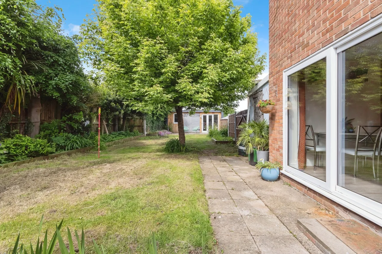 Cedar Close, Bingham, NG13, photo 21