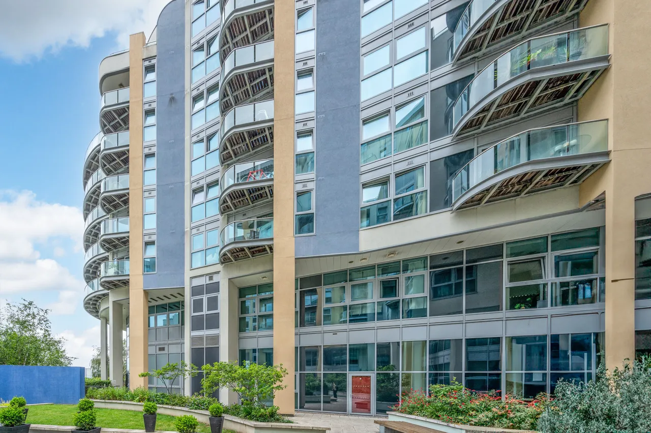 51 Vicentia Court, Bridges Court Road, London, photo 10