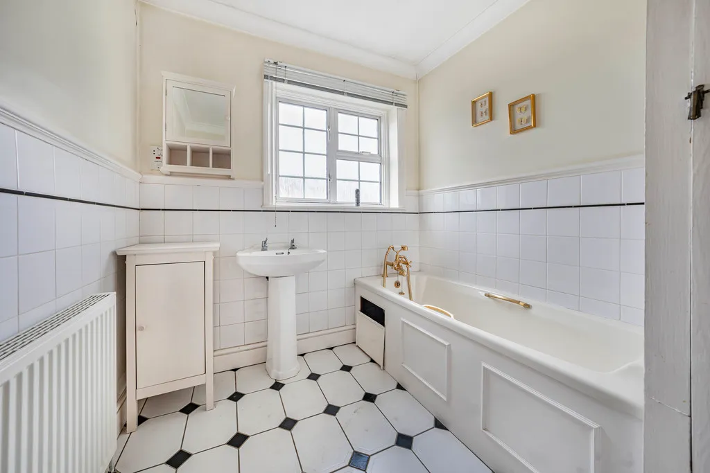 Torcross Road, Ruislip, HA4, photo 10