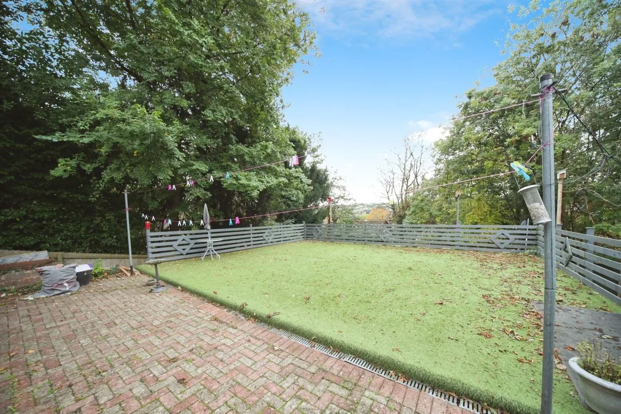 Hart Hill Lane, Luton, LU2, photo 13