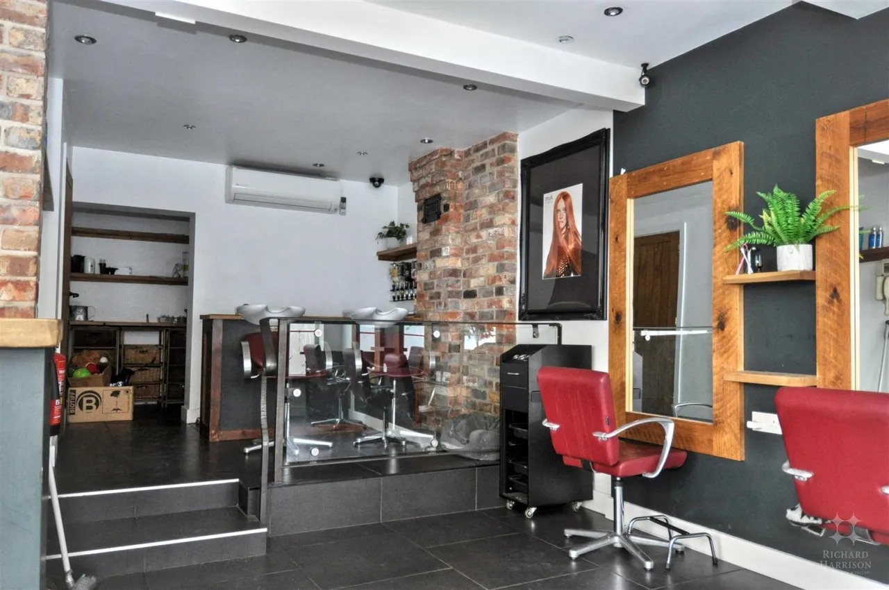 Freehold Retail Premises, LE11, photo 9