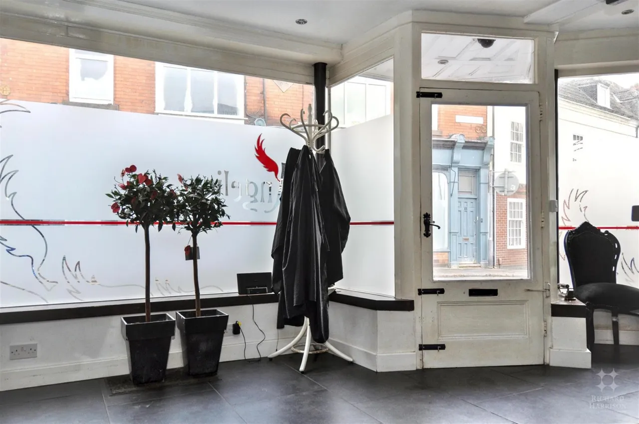 Freehold Retail Premises, LE11, photo 8