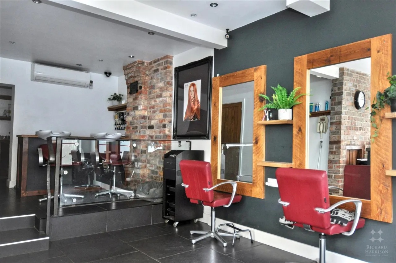 Freehold Retail Premises, LE11, photo 5
