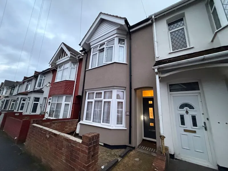 3 bed house for sale — Mansfield Road, Luton LU4 8NB