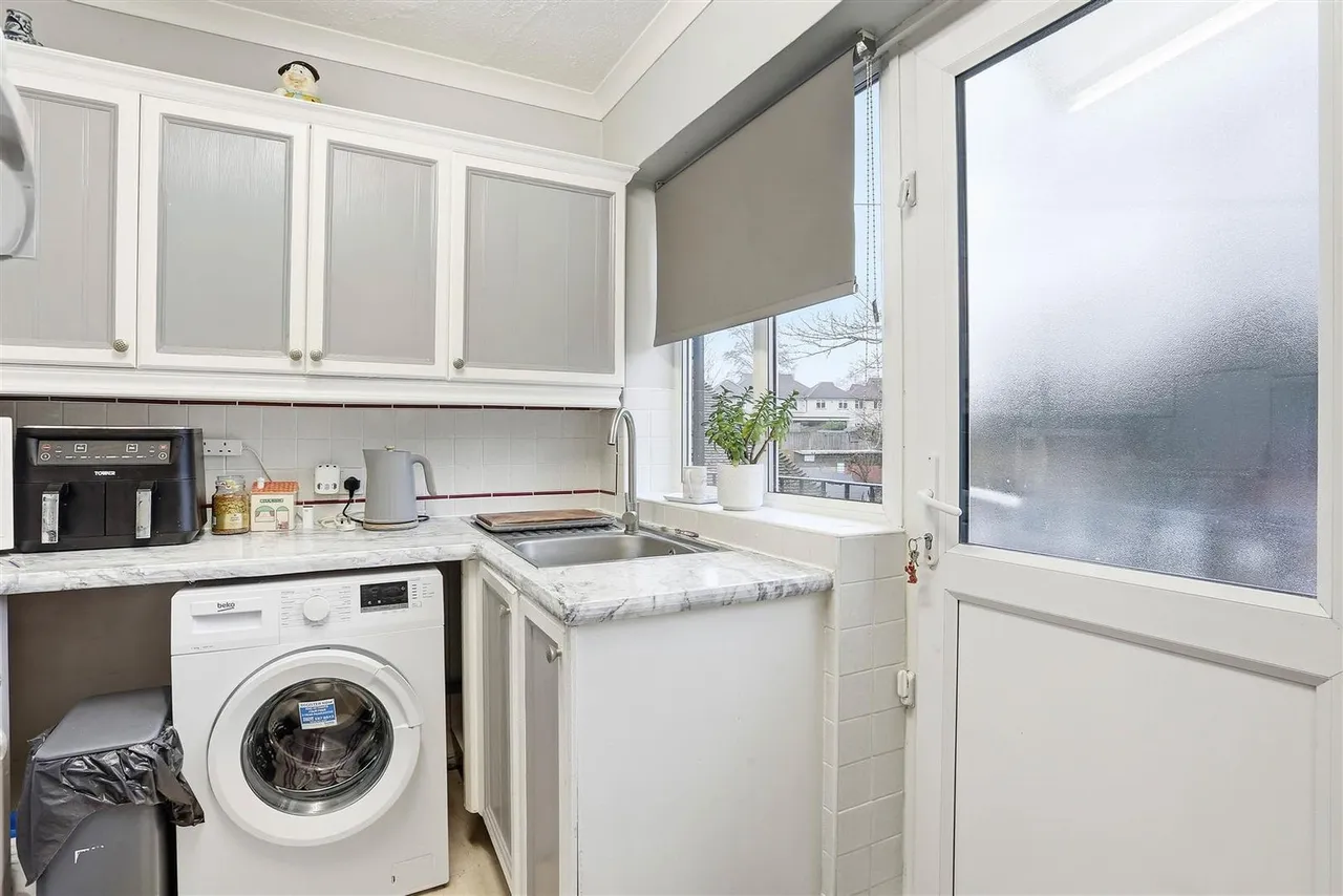 High Street, Cheam Village, Surrey, SM3 8RL, photo 8
