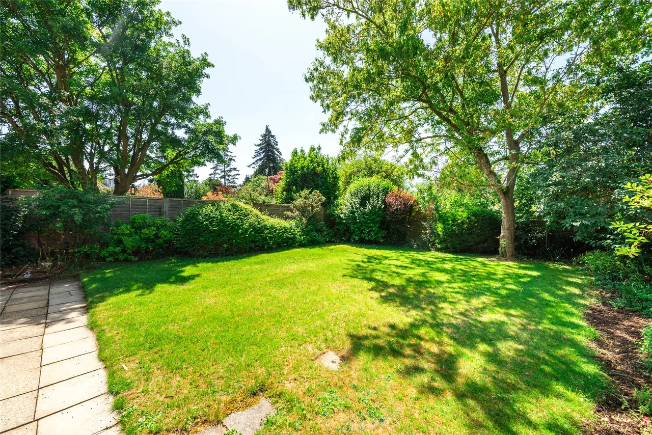The Gardens, Cloisters Road, SG6, photo 22