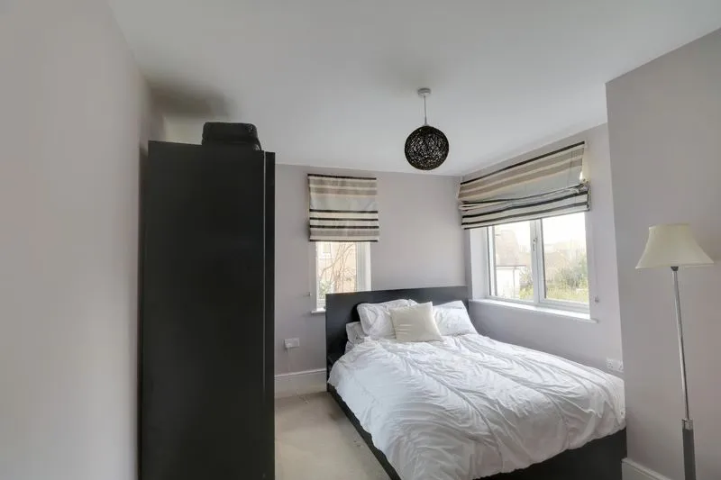 Woodcote Valley Road, Purley, CR8, photo 8