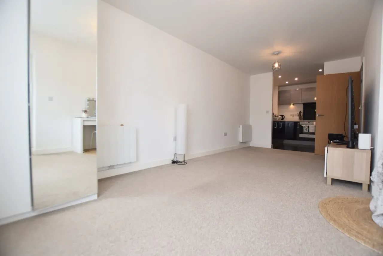 Bessemer Lodge, 15 Ada Walk, Oakgrove, Milton Keynes, Buckinghamshire, MK10 9SW, photo 5