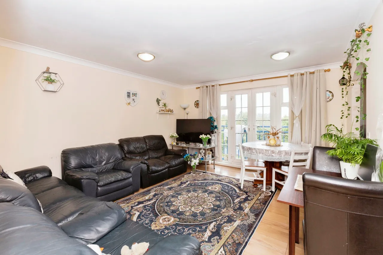 Queensberry Place, London, E12, photo 2